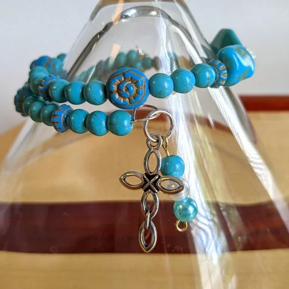 Blue "Arizona Turquoise" beaded memory wire bracelet - Picture 1 of 4